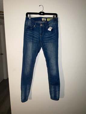Indigo Rein Size 5 Jeans Juniors Mid-Rise Ankle Distressed Medium Wash Blue Jean